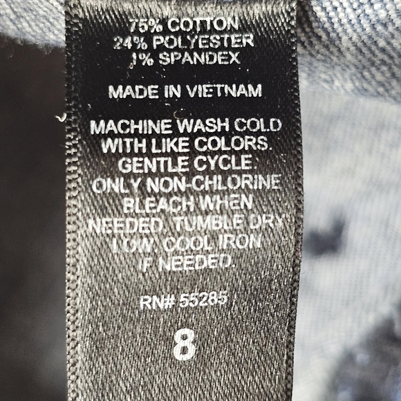 Express Jean Shorts 8 Women’s button front denim Jorts - Picture 7 of 9